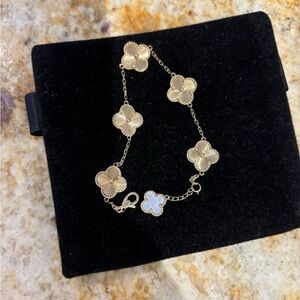 10k Gold Clover/Flower Bracelet